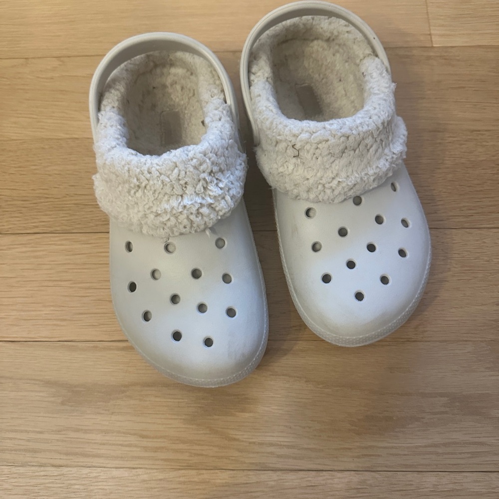 CROCS Kids Slippers in Cream